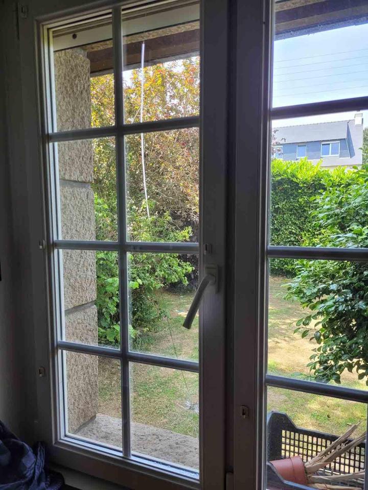Expert en installation, réparation et remplacement de vitres.